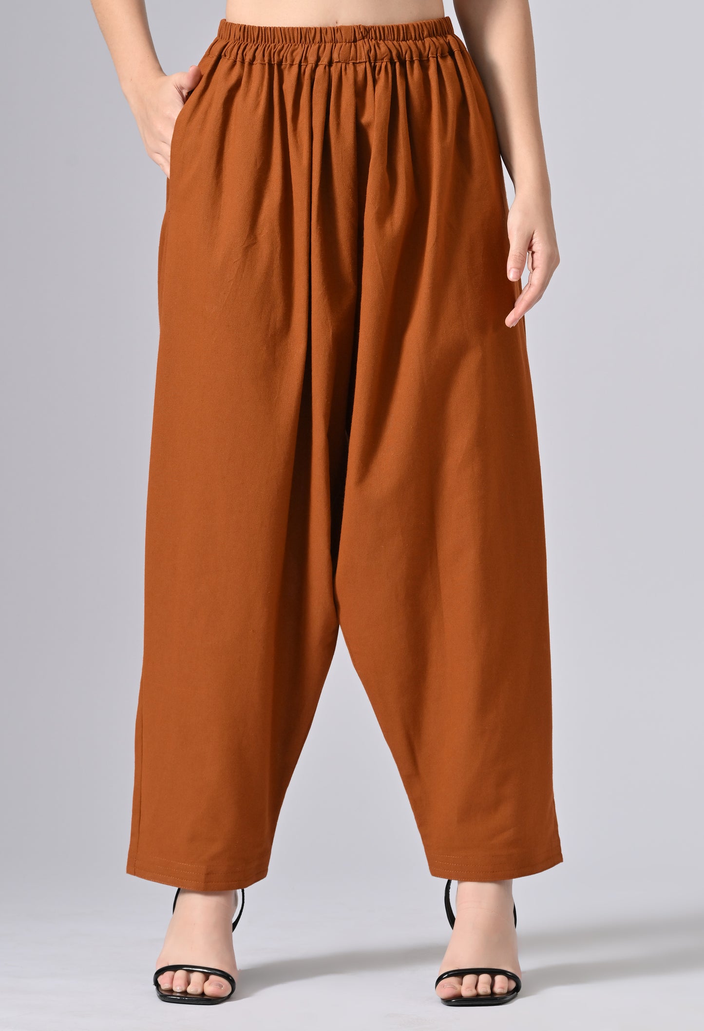 HUNAR IN CINNAMON RUST