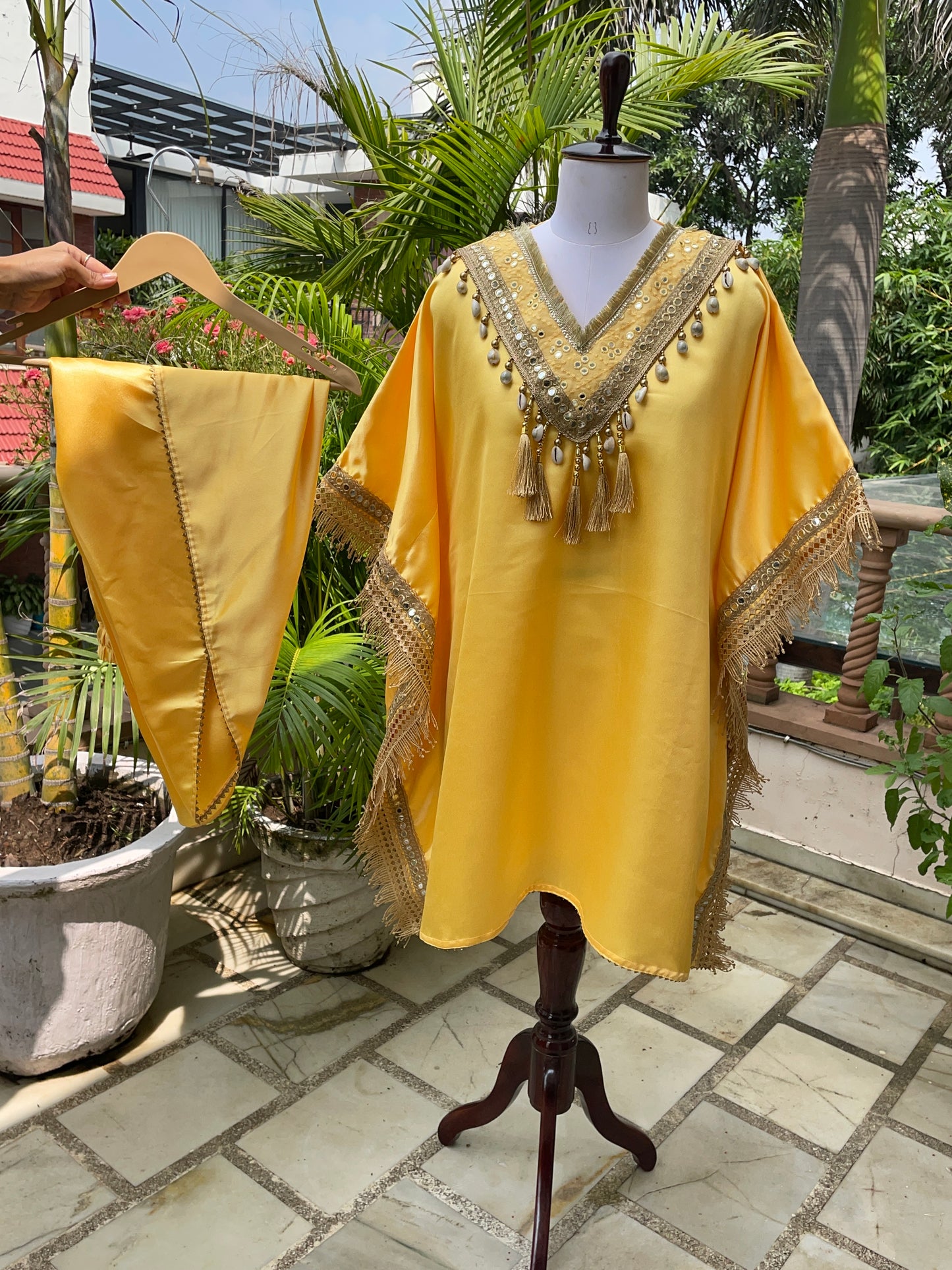 Kaftan with tulip pants