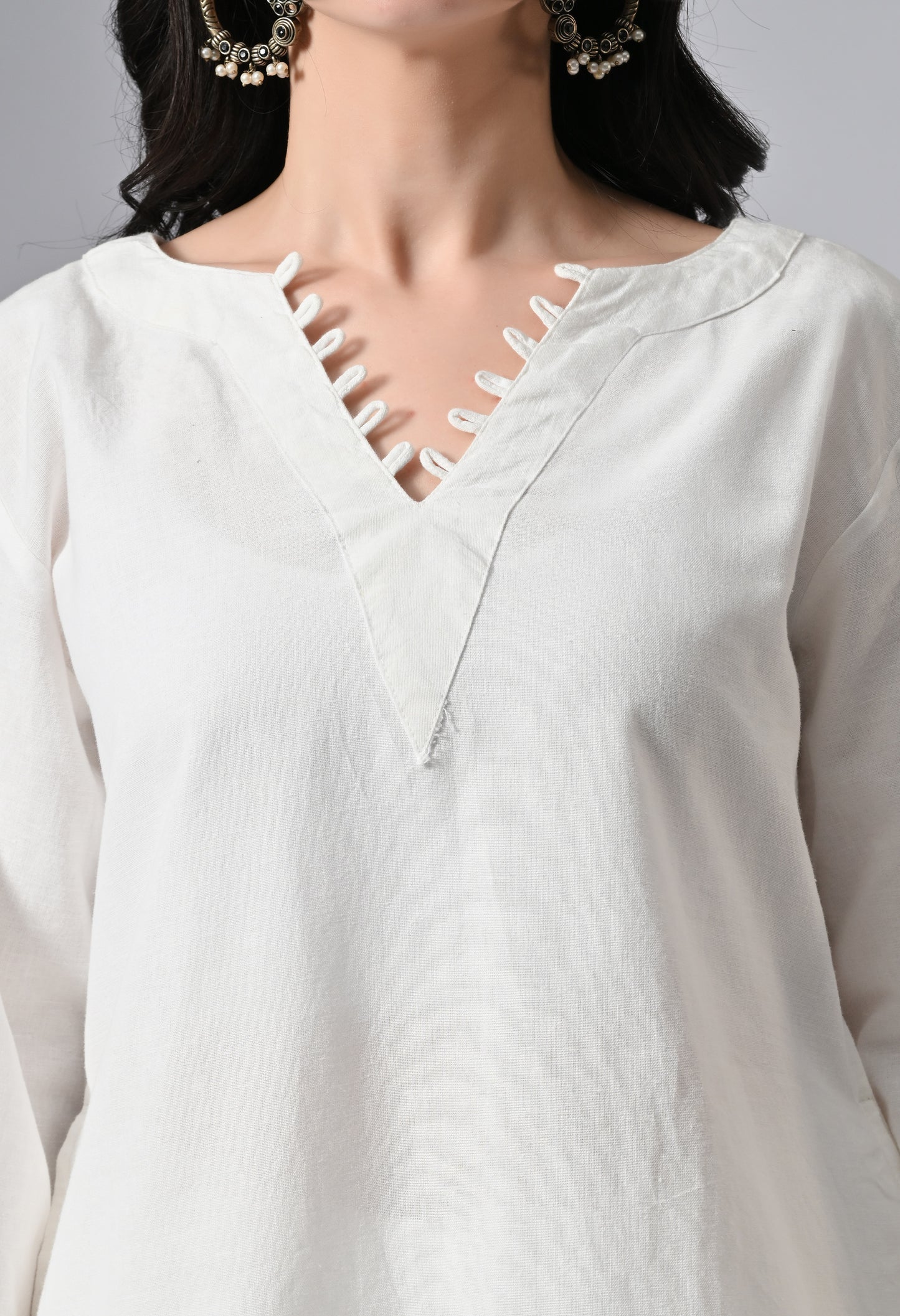 HUNAR IN WHISPER WHITE