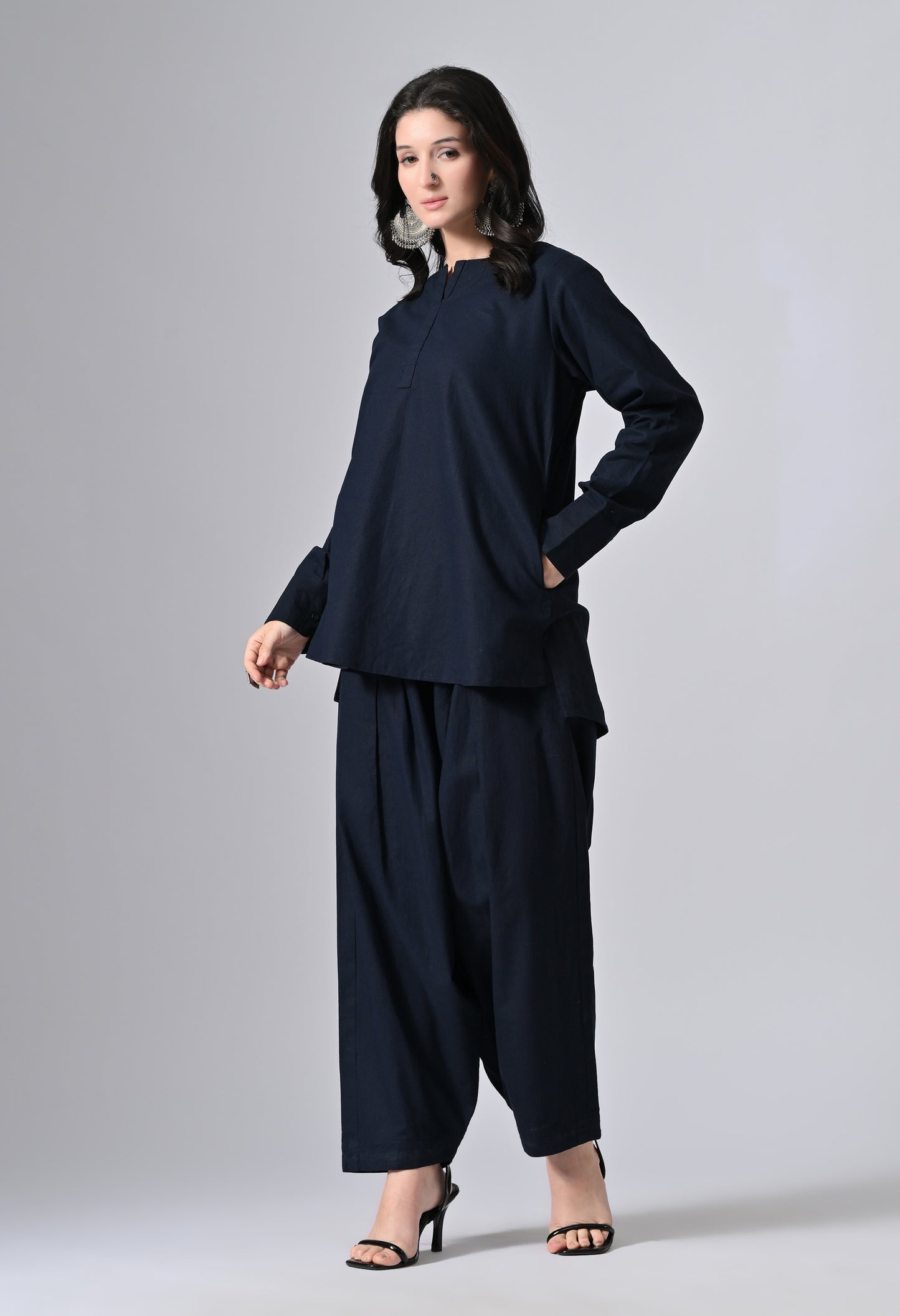 HUNAR IN MIDNIGHT BLUE