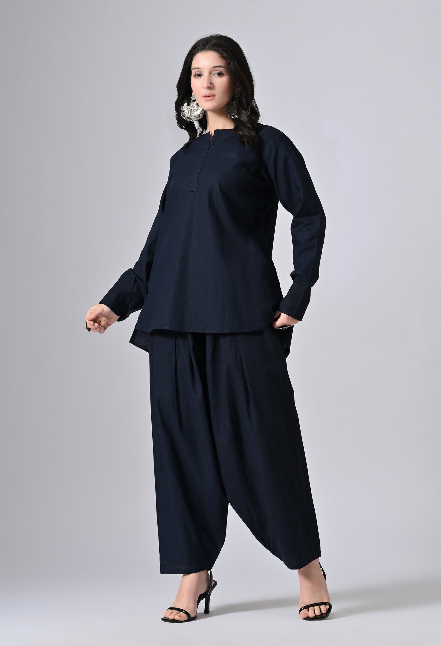 HUNAR IN MIDNIGHT BLUE
