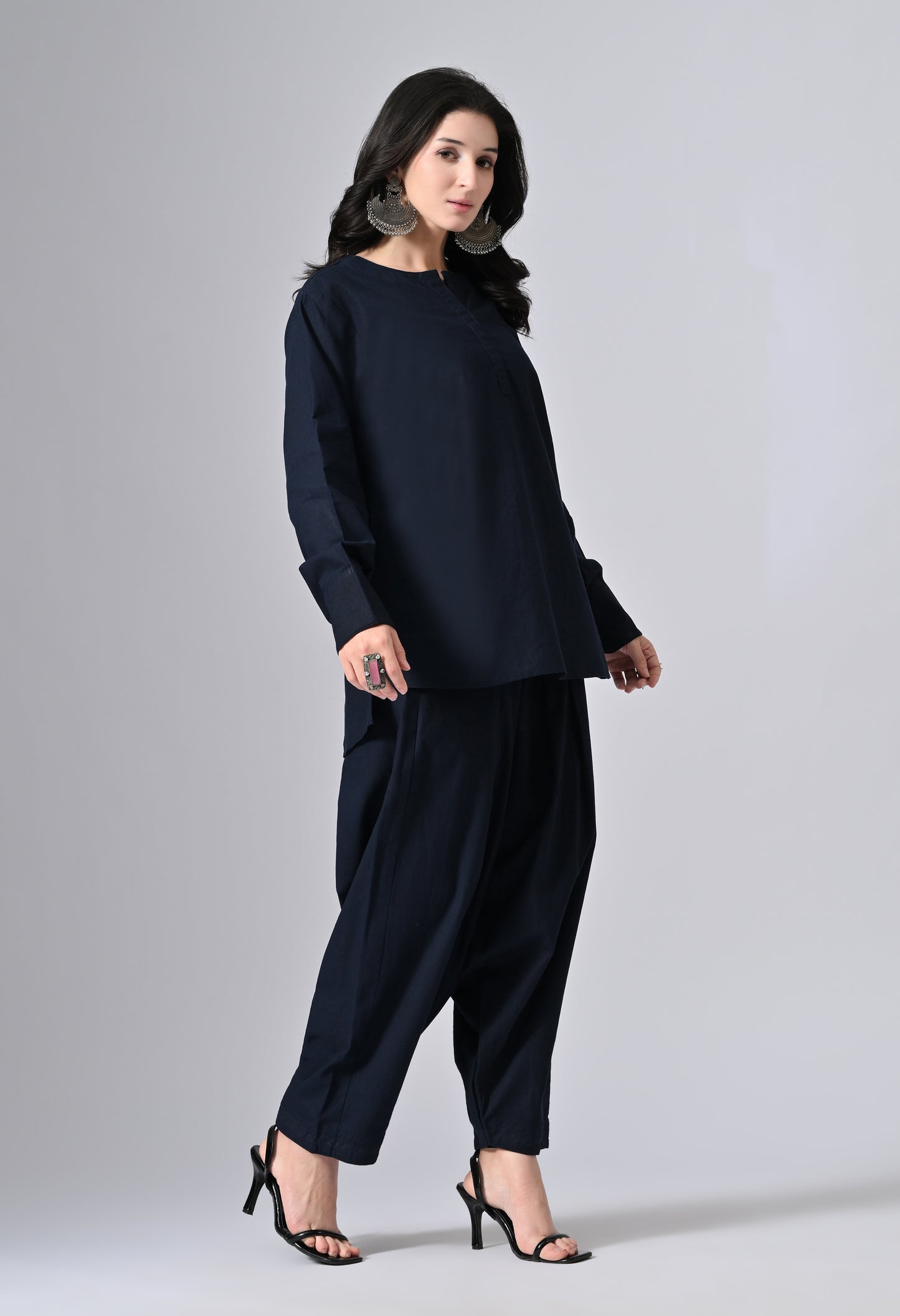 HUNAR IN MIDNIGHT BLUE