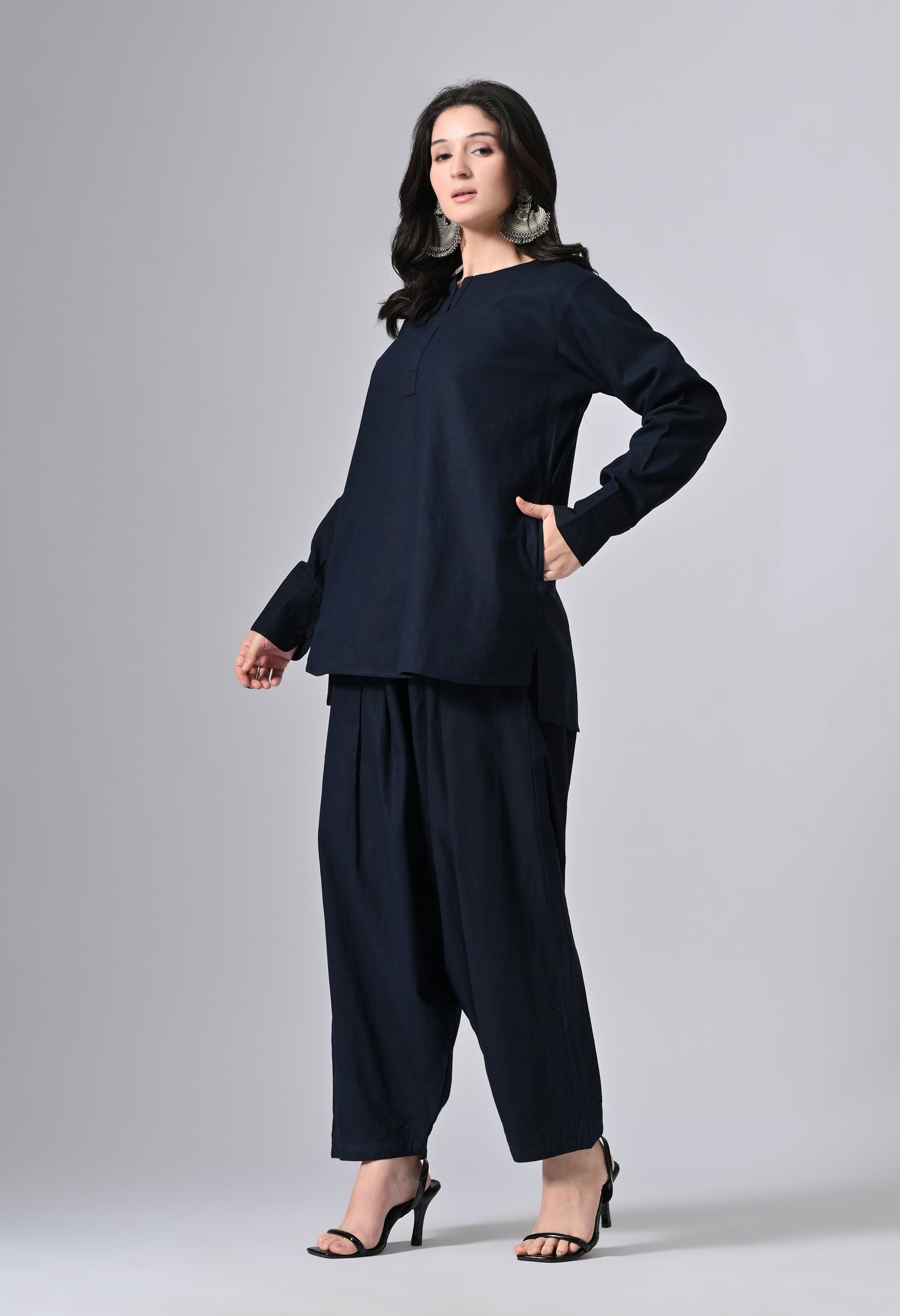HUNAR IN MIDNIGHT BLUE