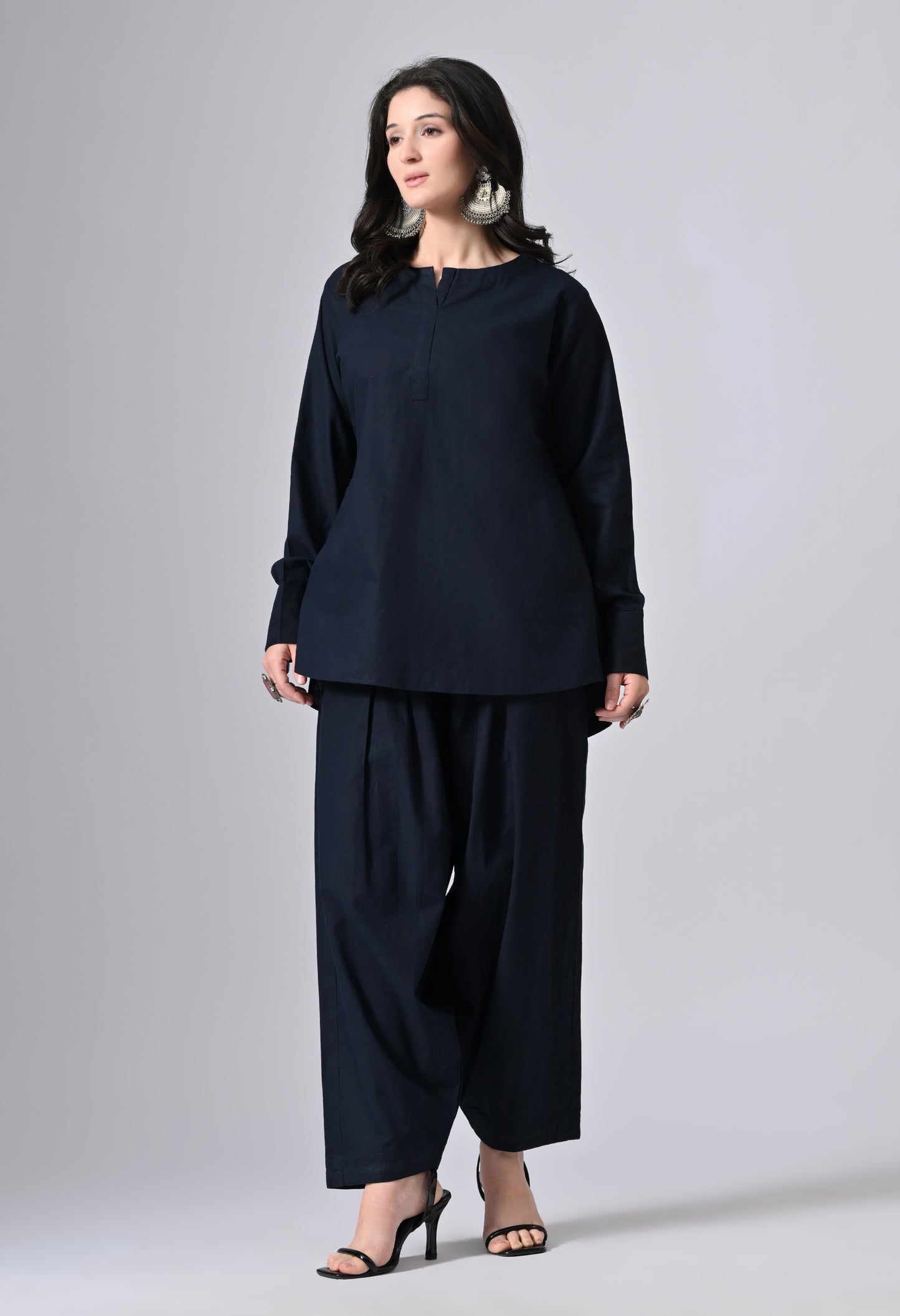 HUNAR IN MIDNIGHT BLUE