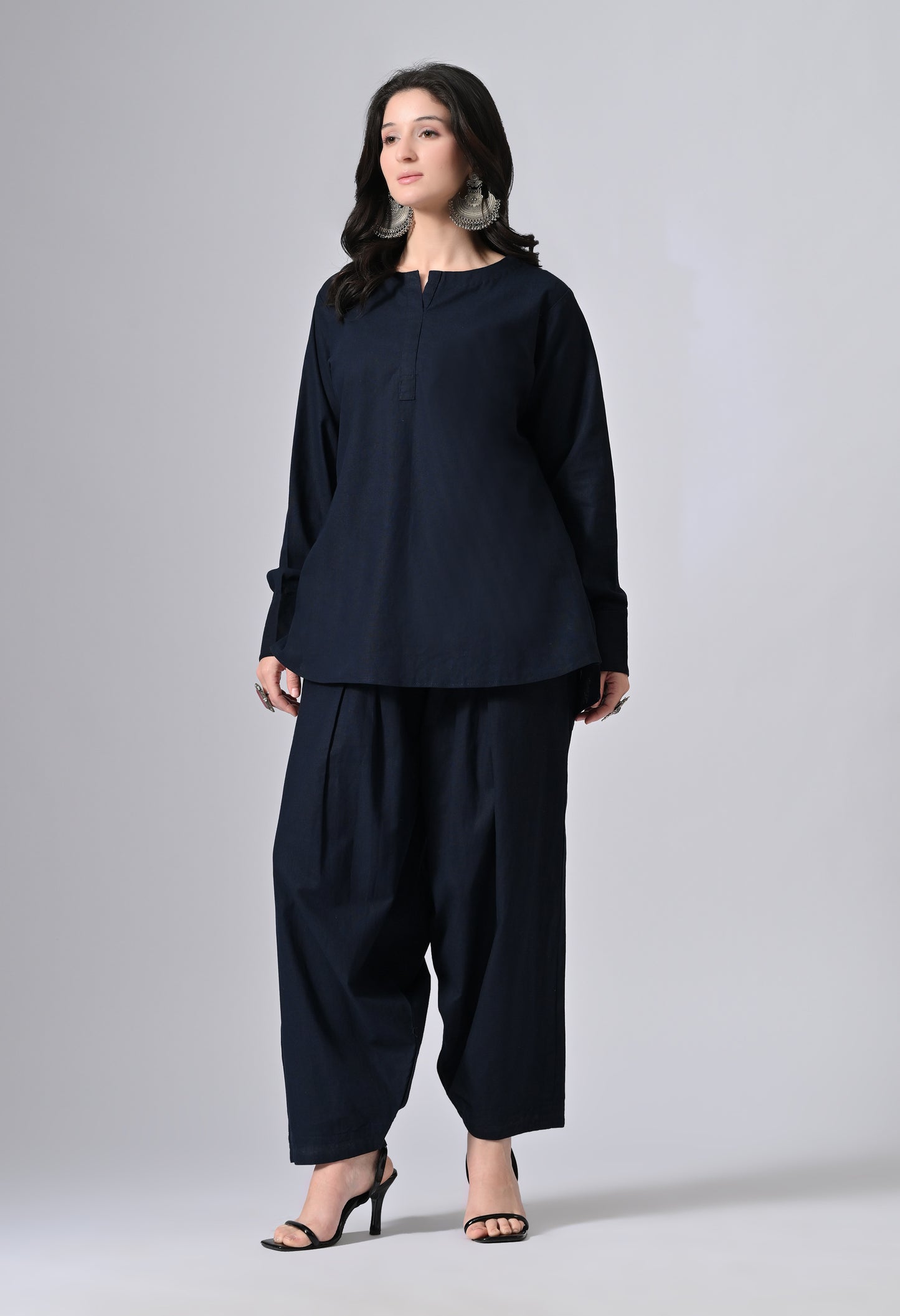 HUNAR IN MIDNIGHT BLUE